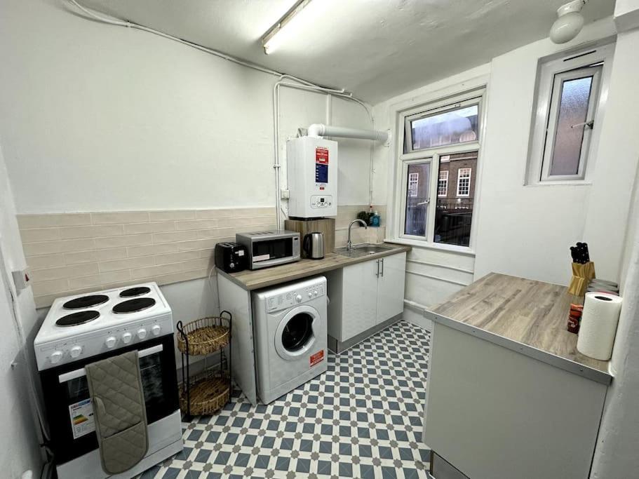 Spectacular 2 Bedroom On Tower Bridge لندن المظهر الخارجي الصورة