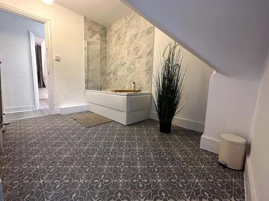 Spectacular 2 Bedroom On Tower Bridge لندن المظهر الخارجي الصورة