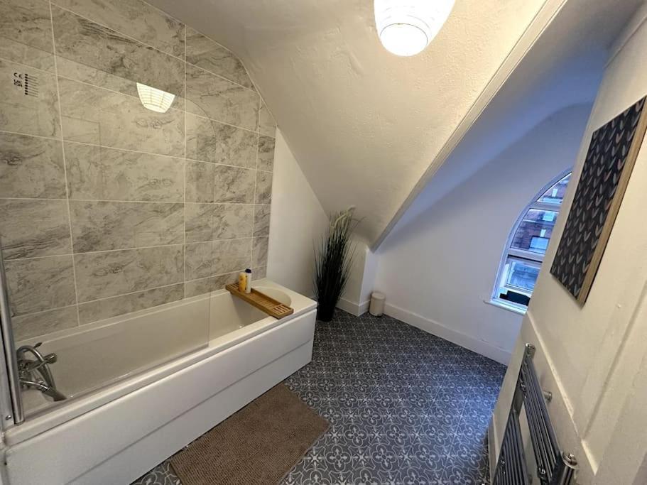 Spectacular 2 Bedroom On Tower Bridge لندن المظهر الخارجي الصورة