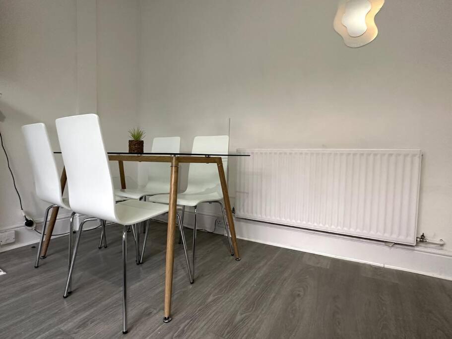 Spectacular 2 Bedroom On Tower Bridge لندن المظهر الخارجي الصورة